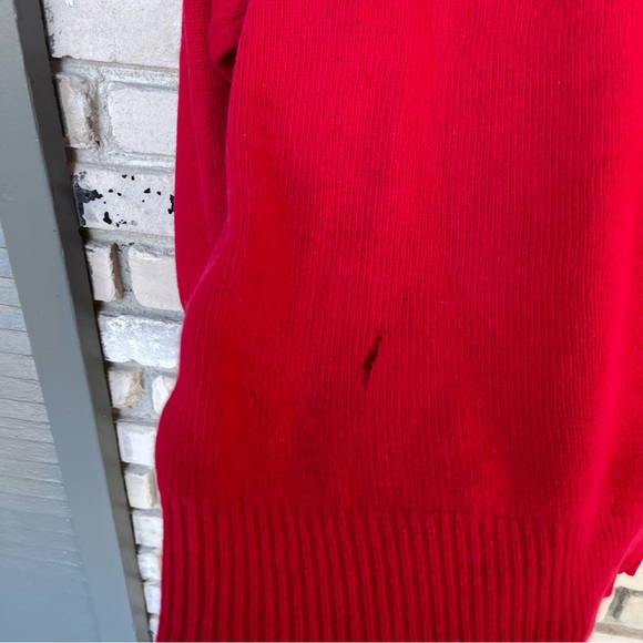 Vintage red pullover sweater with removable shoulder pads. Lambs wool blend - Picture 5 of 8